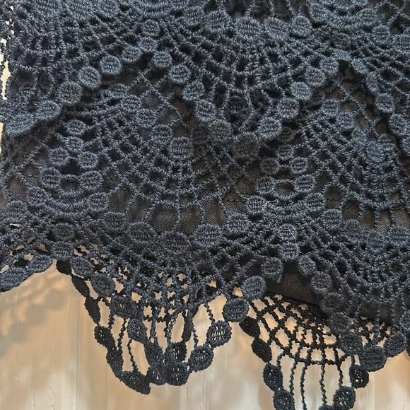 Rewind Black Lace/Crochet Shorts NWOT. Size Large - Picture 2 of 9